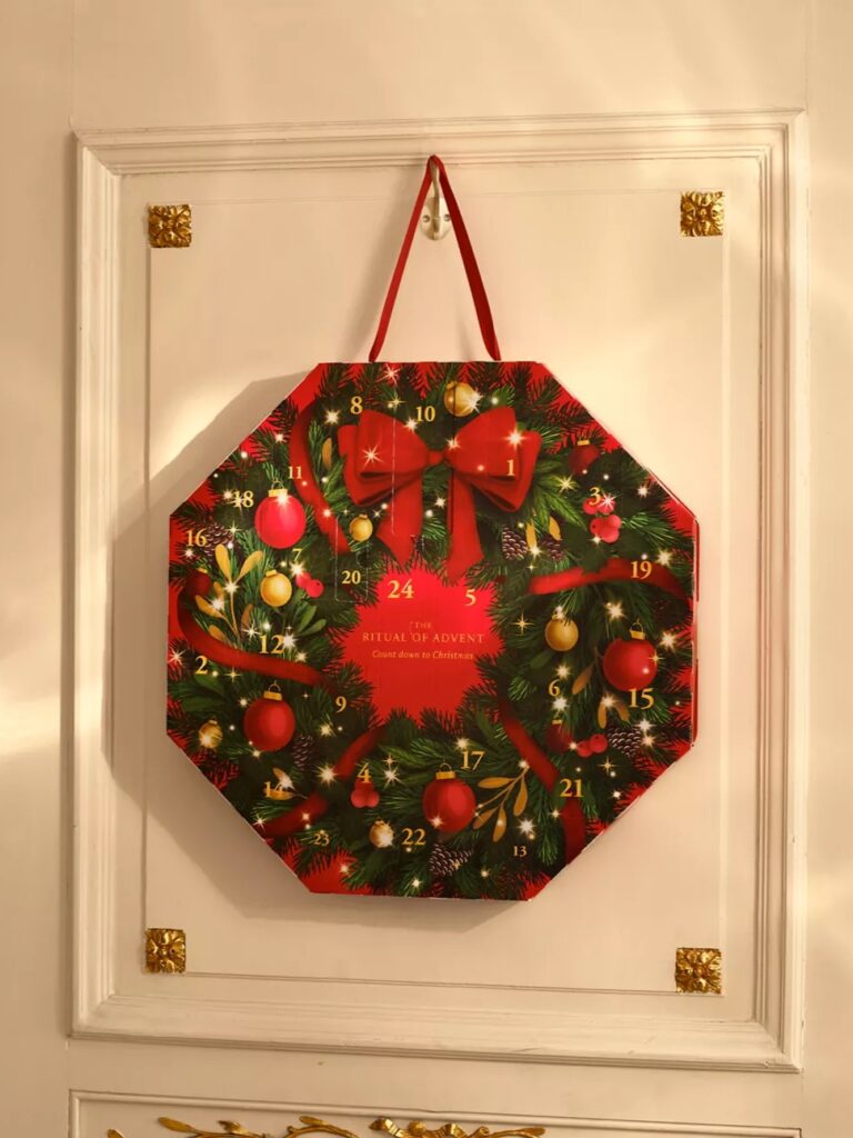 1120450 rituals ad25024 classicwreath advent 2025_4 by 3