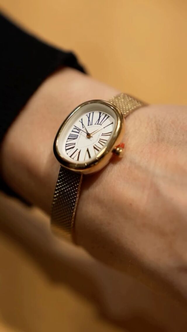 ⏱ TIME TO SHINE  Un buen reloj no solo marca las horas… también marca estilo.
En @joseluisjoyerias y @parfois encontrarás diseños para completar cualquier look: clásicos, modernos, minimalistas o llenos de personalidad.  Encuentra el complemento perfecto que te acompañará en todos tus planes  #FeelingFashion #CCCentroOeste #Majadahonda