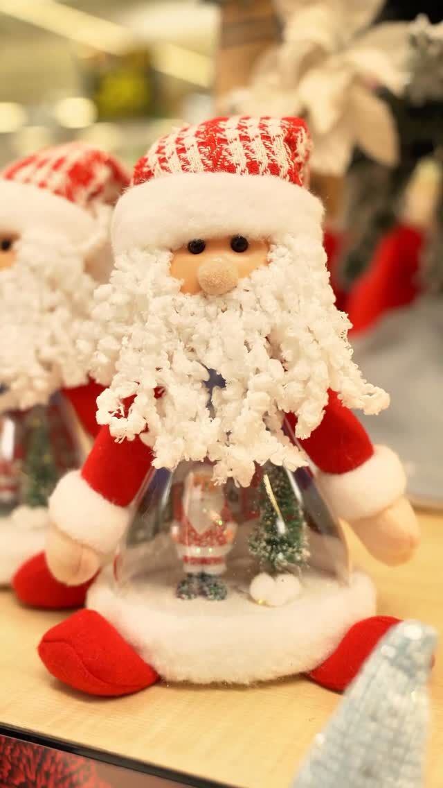 ✨ XMAS IS HERE  La Navidad ya ha llegado a @carrefoures y lo hace cargada de magia, luces y una increíble decoración con la que trasformar tu hogar. Adornos, figuras, guirnaldas, velas… todo lo que necesitas para darle a tu casa el look navideño que tanto estabas esperando.  Pásate por su hipermercado en Centro Oeste y ríndete al espíritu de la Navidad 🎄  #FeelingGood #CentroOeste #Majadahonda