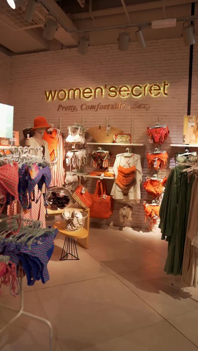☀️ Ready for summer? 
La nueva colección de @womensecretofficial apuesta por colores cálidos, tejidos ligeros y prendas pensadas para acompañarte en los días más largos del año. 
Y si buscas algo especial, no te puedes perder la colección de @sarabace x Women’secret. 
Ahora solo queda elegir tu favorito y estrenarlo este verano. 
#CentroOeste #FeelingFashion #Majadahonda
